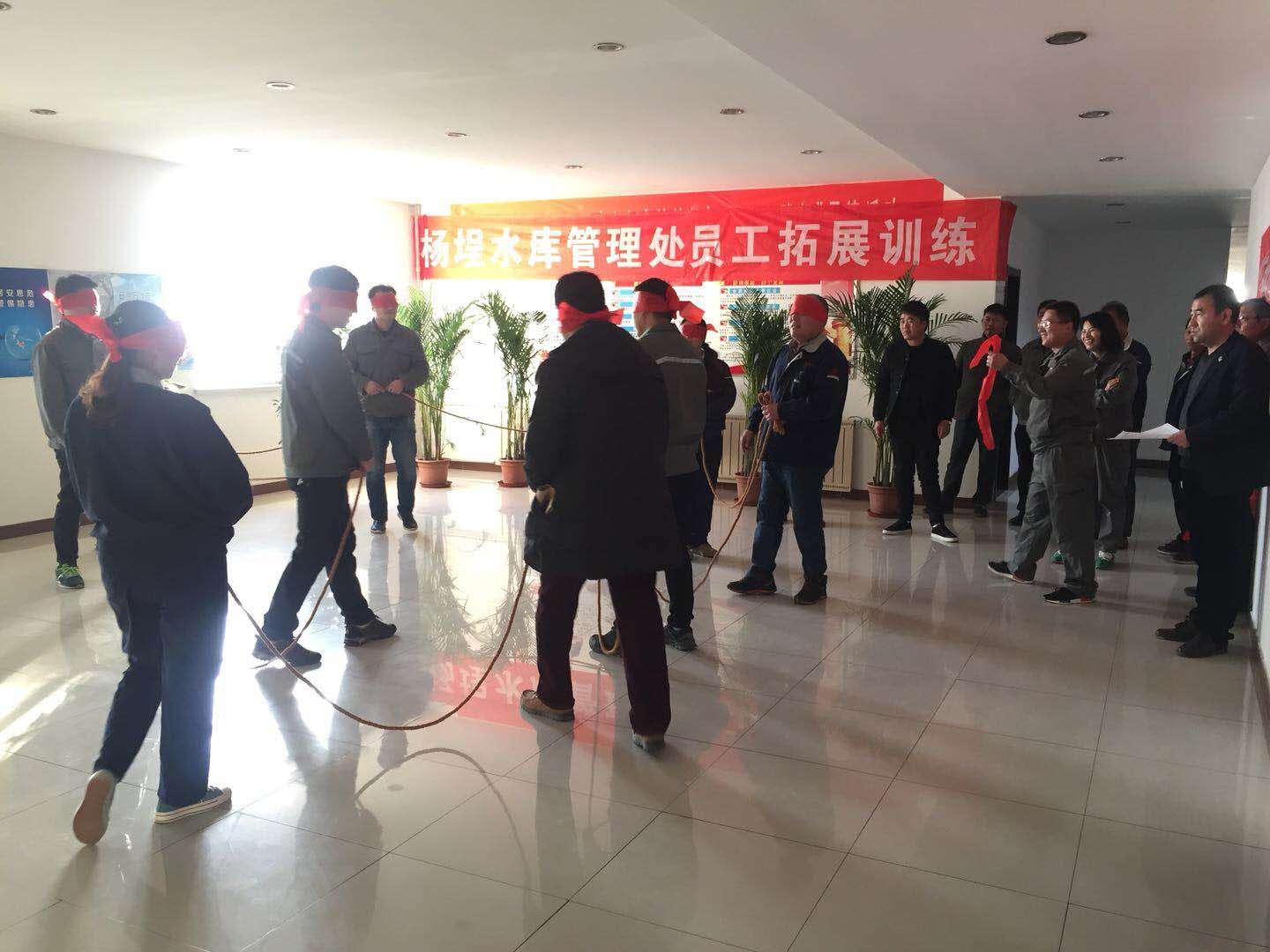 熔煉團隊 團結(jié)拼搏 共創(chuàng)卓越